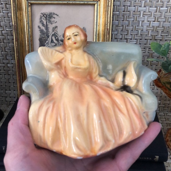 Vignette Set Of Three Victorian Style Decor Pieces - Picture 5 of 16